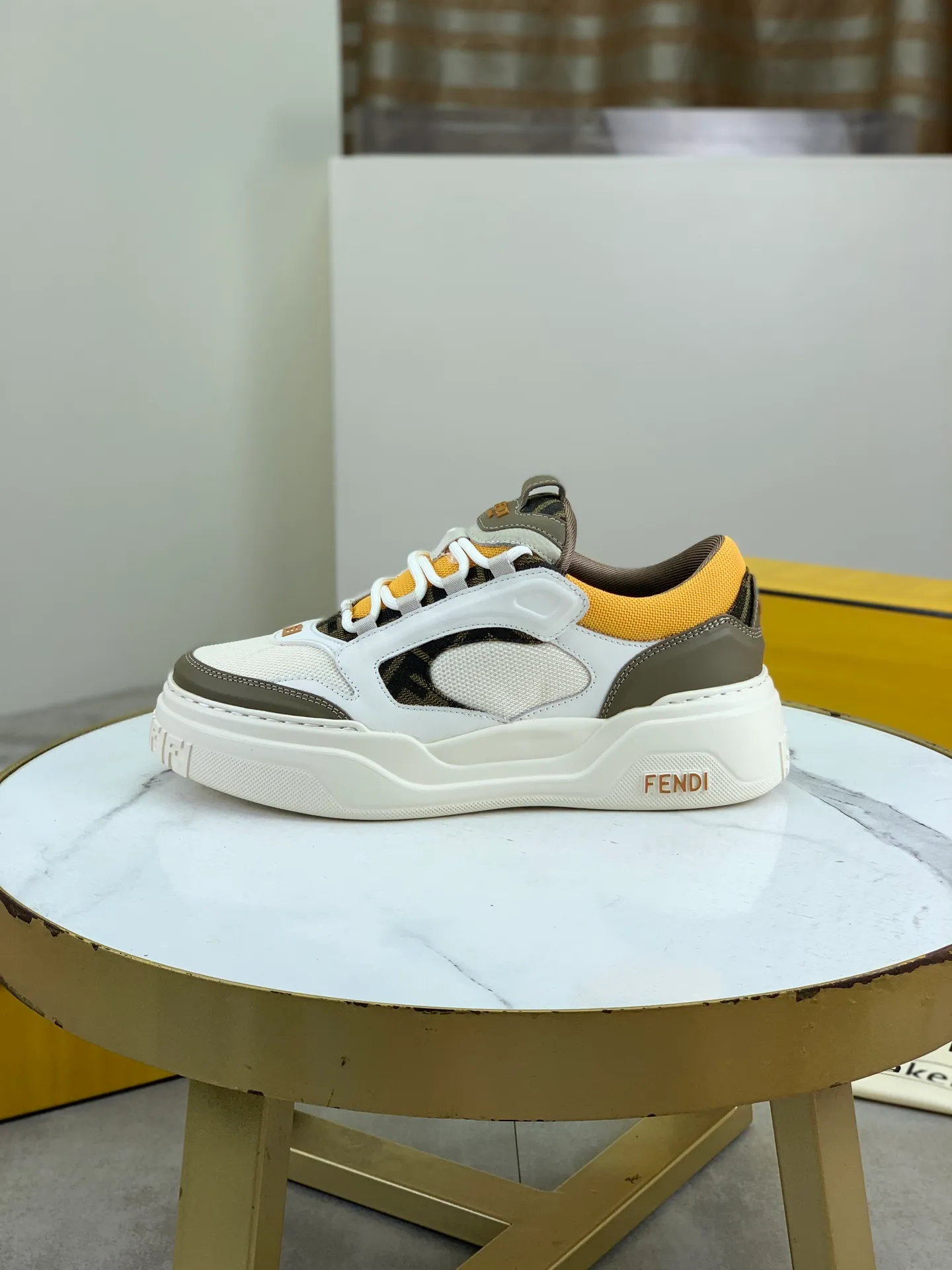 Men's Men's Shoes 💰P740 New Style 💰💎💎💎Summer Hot Style [FENDI Fendi] Top Version 🆕New slip-on sneakers, wavy soles engraved with original words. Embossed Fendi Flow lettering on the heel. The upper is made of high-end calfskin and breathable materials. Original lining with tone-on-tone details decorated with innovative handcrafting techniques. Ultra-light and wear-resistant TPU and IP foam soles, overall lightweight and comfortable. Size:39-44 (38 45 can be customized)